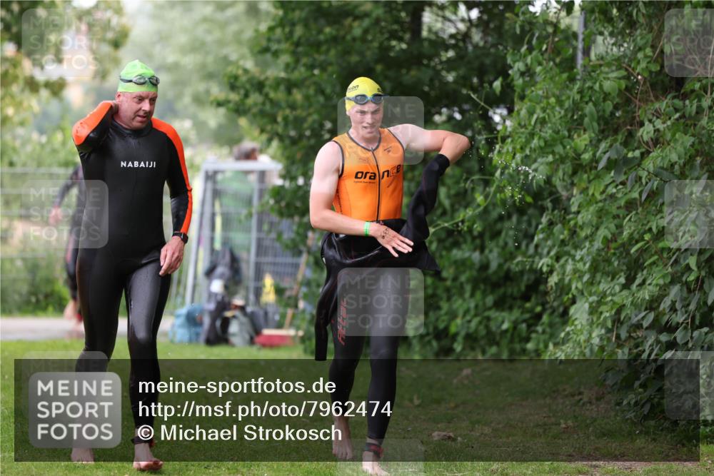 15.06.2025 - 7 Türme Triathlon Michael Strokosch http://msf.ph/oto/7962474 15.06.2025 12:14:49 Schwimmen 375, 448, 477, 504, 651, 655 meine-sportfotos.de