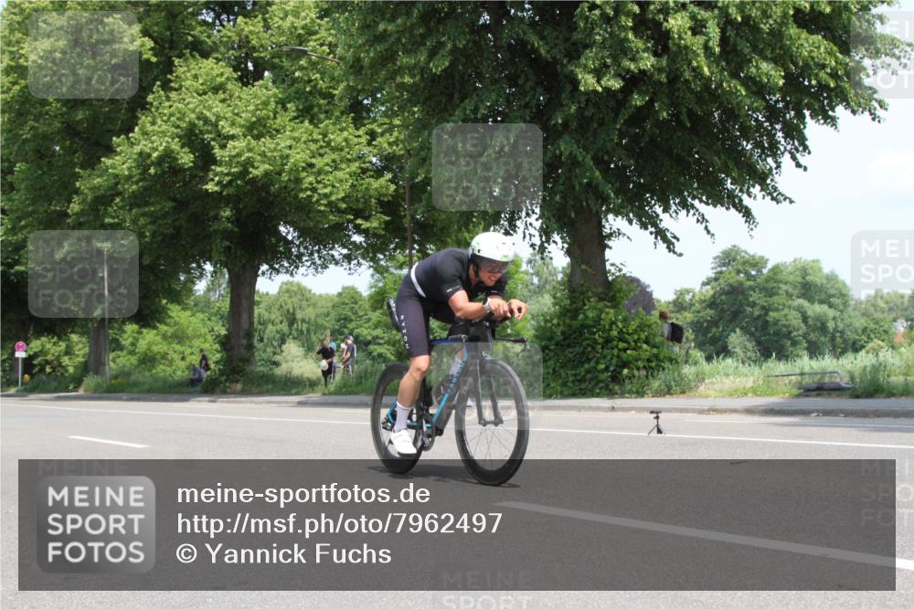 15.06.2025 - 7 Türme Triathlon Yannick Fuchs http://msf.ph/oto/7962497 15.06.2025 12:42:36 Radfahren  meine-sportfotos.de