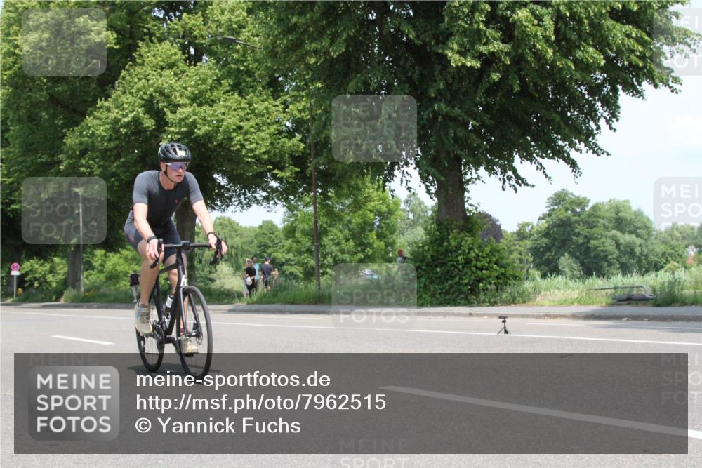15.06.2025 - 7 Türme Triathlon Yannick Fuchs http://msf.ph/oto/7962515 15.06.2025 12:42:40 Radfahren  meine-sportfotos.de