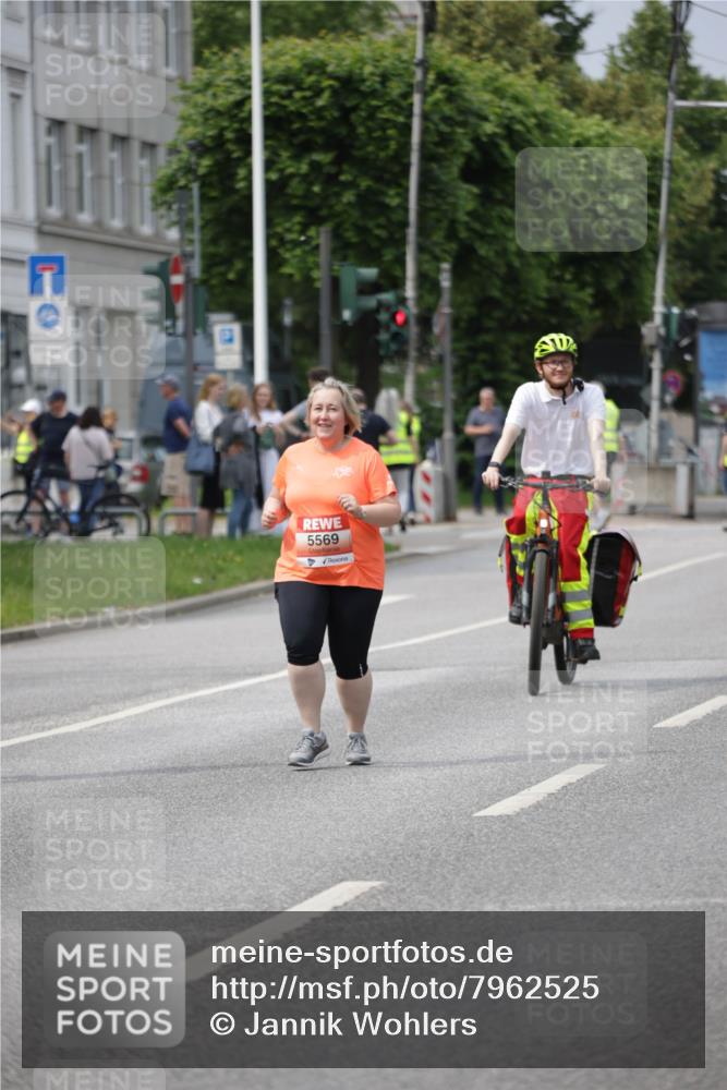 15.06.2025 - REWE Women's Run Jannik Wohlers http://msf.ph/oto/7962525 15.06.2025 09:47:15 Laufen 5569 meine-sportfotos.de
