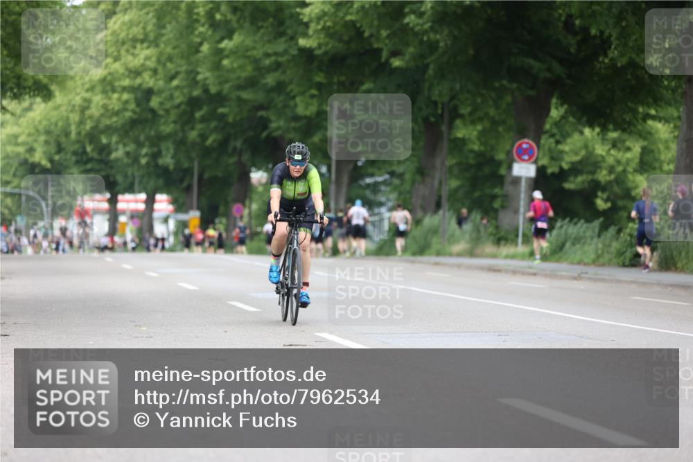 15.06.2025 - 7 Türme Triathlon Yannick Fuchs http://msf.ph/oto/7962534 15.06.2025 13:52:05 Radfahren 418 meine-sportfotos.de