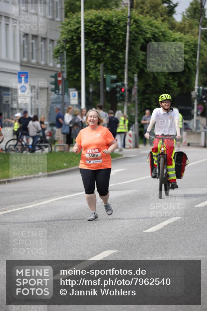 15.06.2025 - REWE Women's Run Jannik Wohlers http://msf.ph/oto/7962540 15.06.2025 09:47:16 Laufen 5569 meine-sportfotos.de