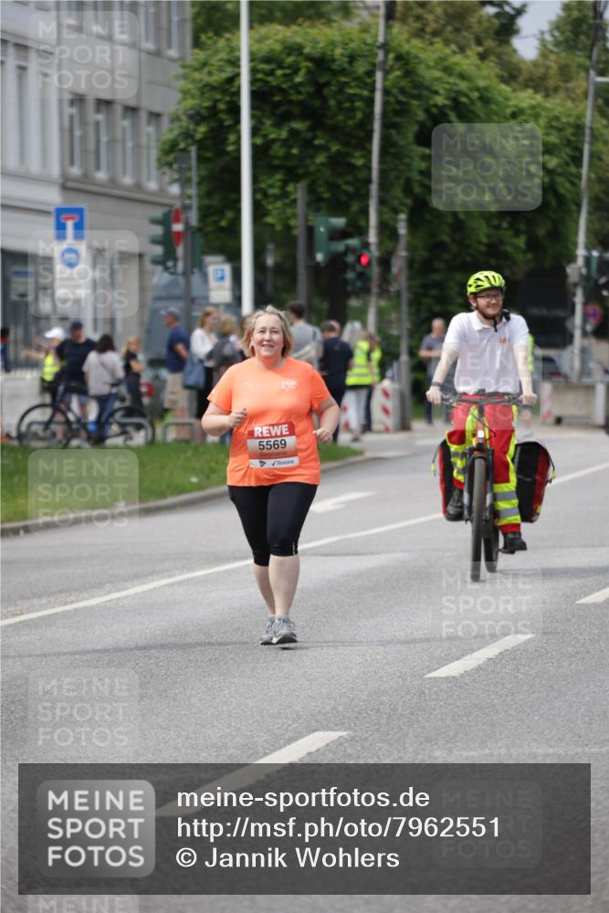 15.06.2025 - REWE Women's Run Jannik Wohlers http://msf.ph/oto/7962551 15.06.2025 09:47:16 Laufen 1000, 5569 meine-sportfotos.de