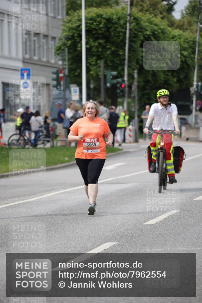 15.06.2025 - REWE Women's Run Jannik Wohlers http://msf.ph/oto/7962554 15.06.2025 09:47:16 Laufen 5569 meine-sportfotos.de
