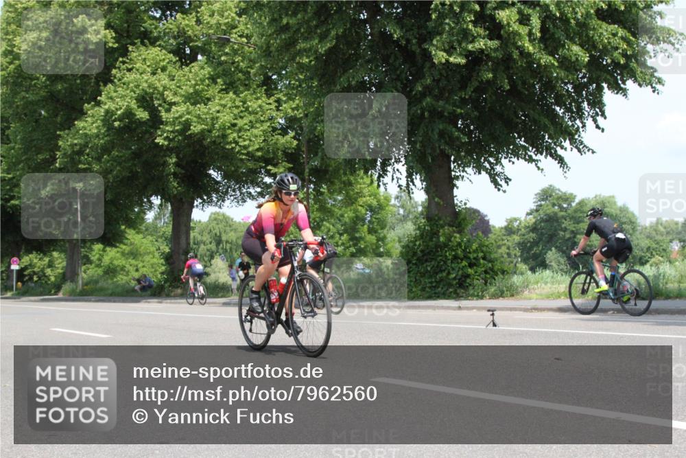 15.06.2025 - 7 Türme Triathlon Yannick Fuchs http://msf.ph/oto/7962560 15.06.2025 12:42:45 Radfahren  meine-sportfotos.de