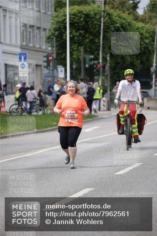 15.06.2025 - REWE Women's Run Jannik Wohlers http://msf.ph/oto/7962561 15.06.2025 09:47:16 Laufen 1000, 5569 meine-sportfotos.de