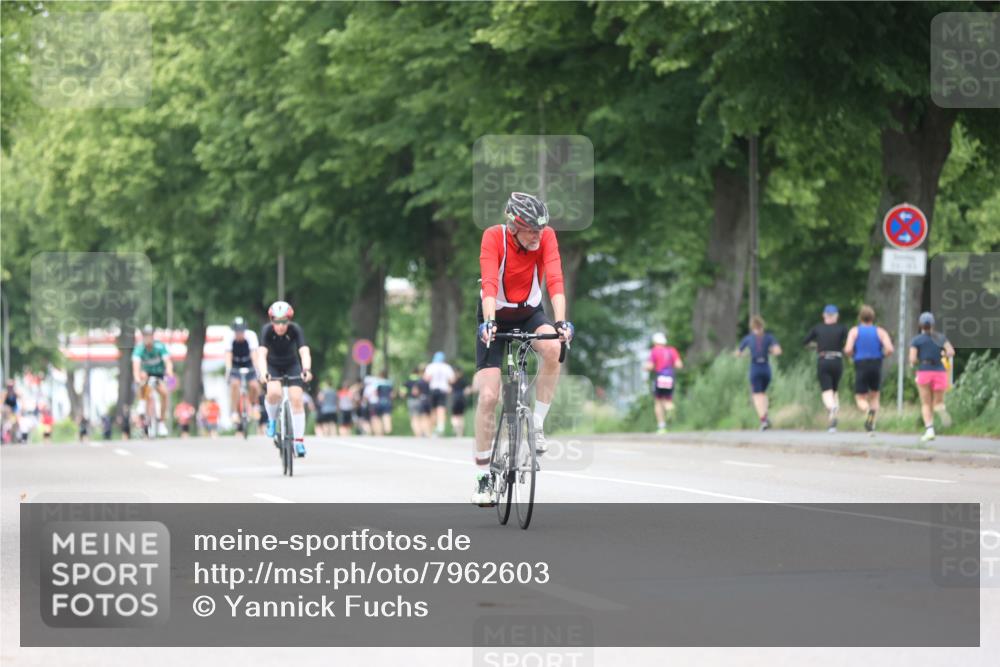 15.06.2025 - 7 Türme Triathlon Yannick Fuchs http://msf.ph/oto/7962603 15.06.2025 13:52:14 Radfahren 1000 meine-sportfotos.de