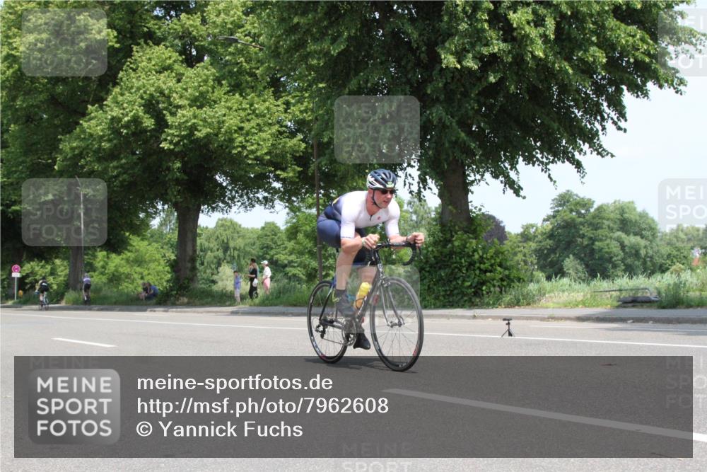 15.06.2025 - 7 Türme Triathlon Yannick Fuchs http://msf.ph/oto/7962608 15.06.2025 12:43:30 Radfahren  meine-sportfotos.de
