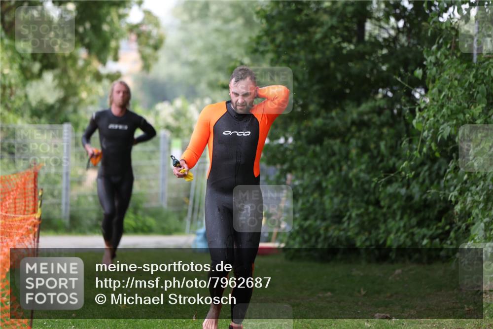 15.06.2025 - 7 Türme Triathlon Michael Strokosch http://msf.ph/oto/7962687 15.06.2025 12:15:02 Schwimmen 375, 448, 477, 504, 651, 655 meine-sportfotos.de