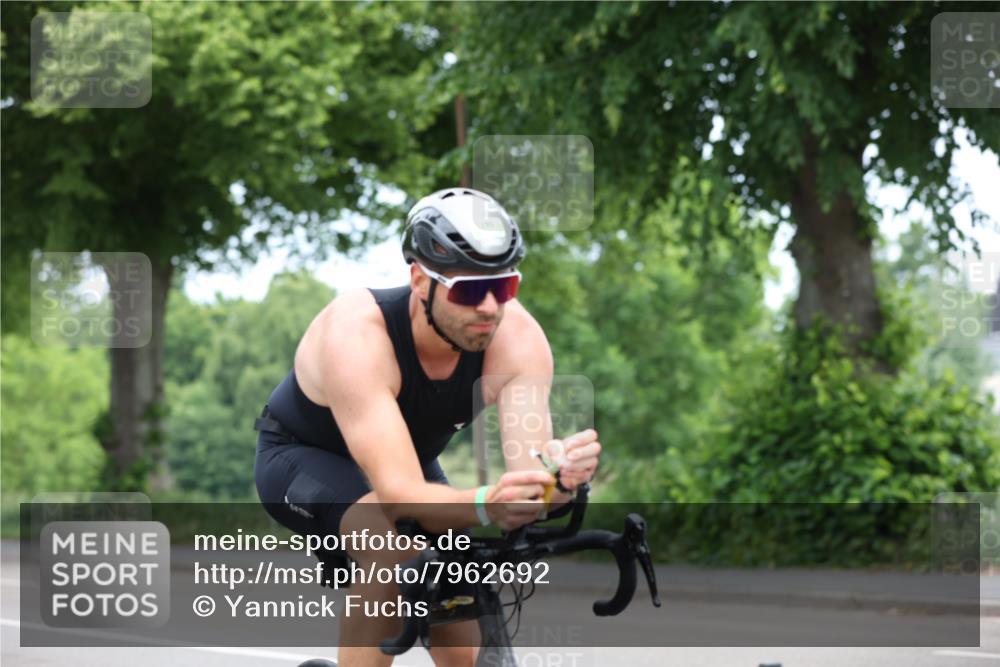 15.06.2025 - 7 Türme Triathlon Yannick Fuchs http://msf.ph/oto/7962692 15.06.2025 11:05:35 Radfahren 295 meine-sportfotos.de