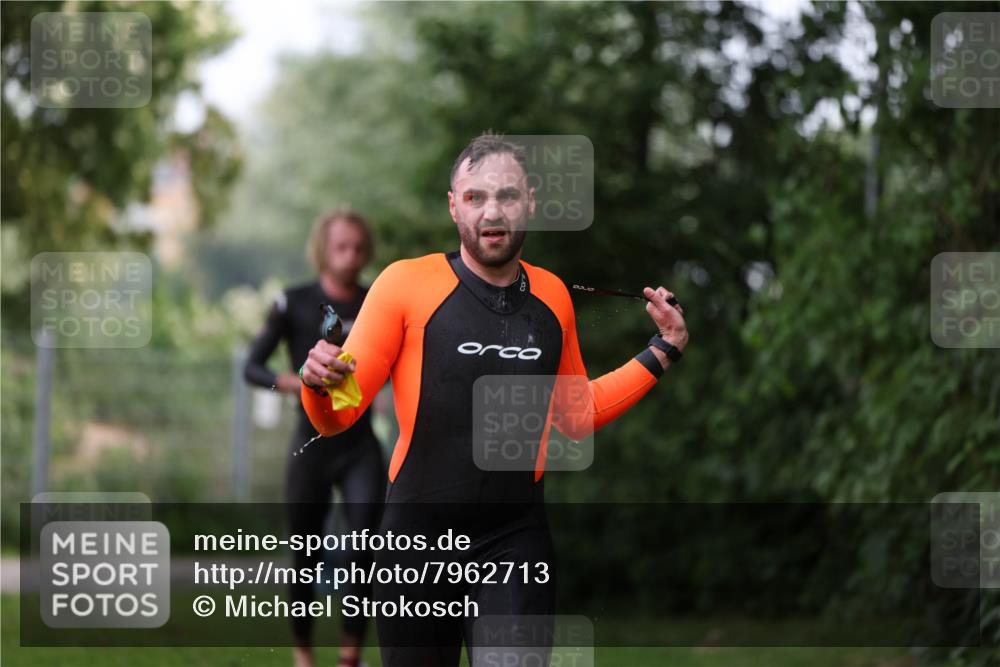 15.06.2025 - 7 Türme Triathlon Michael Strokosch http://msf.ph/oto/7962713 15.06.2025 12:15:04 Schwimmen 375, 448, 477, 504, 651, 655 meine-sportfotos.de