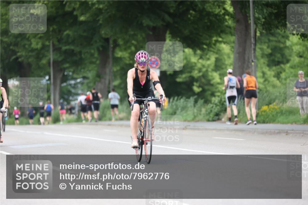 15.06.2025 - 7 Türme Triathlon Yannick Fuchs http://msf.ph/oto/7962776 15.06.2025 13:52:27 Radfahren 556, 729, 799, 1038, 1083 meine-sportfotos.de