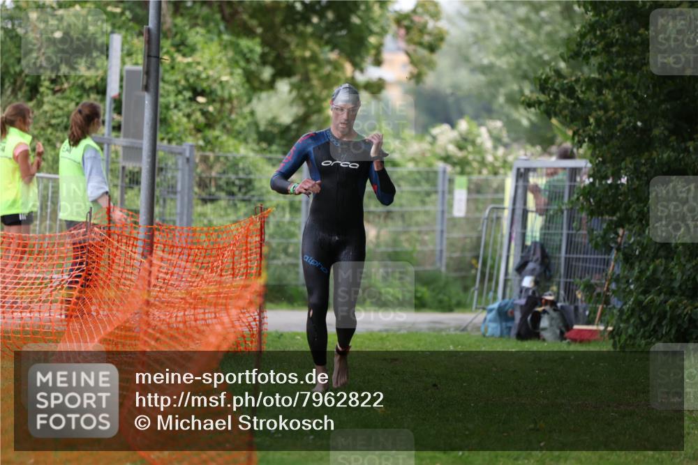 15.06.2025 - 7 Türme Triathlon Michael Strokosch http://msf.ph/oto/7962822 15.06.2025 12:15:15 Schwimmen 490, 504, 565, 651, 671 meine-sportfotos.de