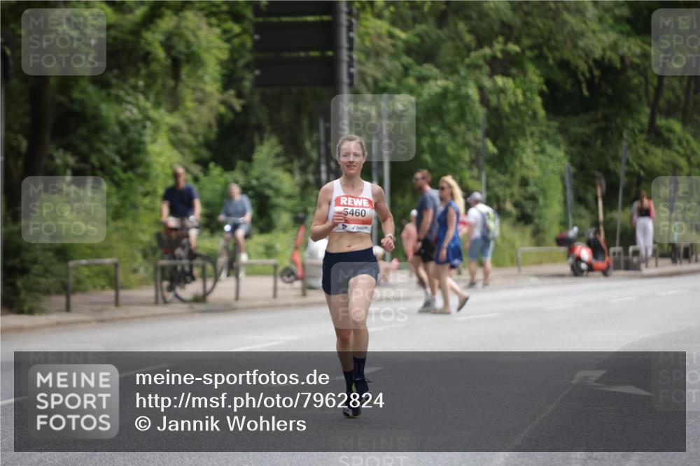 15.06.2025 - REWE Women's Run Jannik Wohlers http://msf.ph/oto/7962824 15.06.2025 09:56:26 Laufen 5460 meine-sportfotos.de