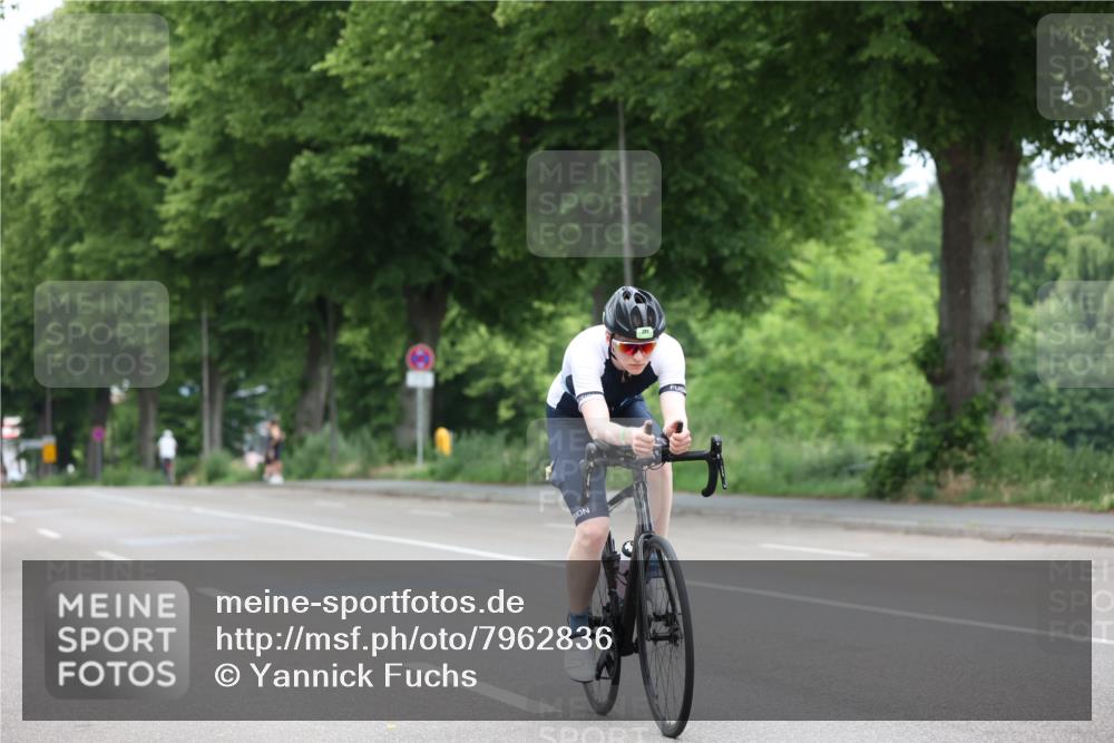 15.06.2025 - 7 Türme Triathlon Yannick Fuchs http://msf.ph/oto/7962836 15.06.2025 11:06:03 Radfahren 201, 290 meine-sportfotos.de