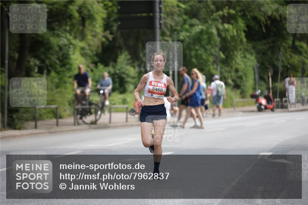 15.06.2025 - REWE Women's Run Jannik Wohlers http://msf.ph/oto/7962837 15.06.2025 09:56:26 Laufen 5460 meine-sportfotos.de
