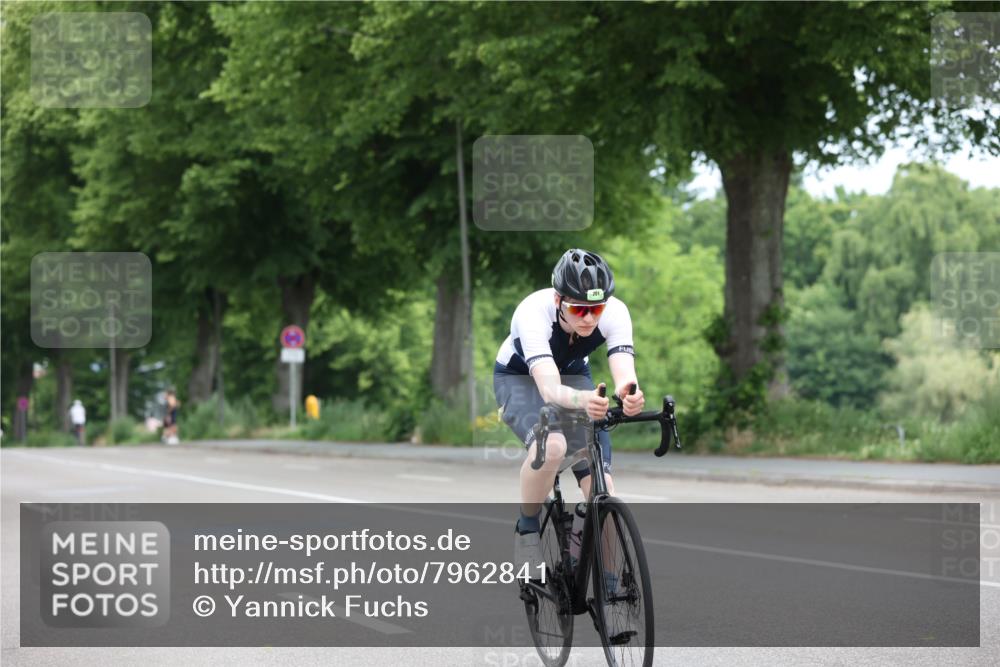 15.06.2025 - 7 Türme Triathlon Yannick Fuchs http://msf.ph/oto/7962841 15.06.2025 11:06:03 Radfahren 201, 290 meine-sportfotos.de