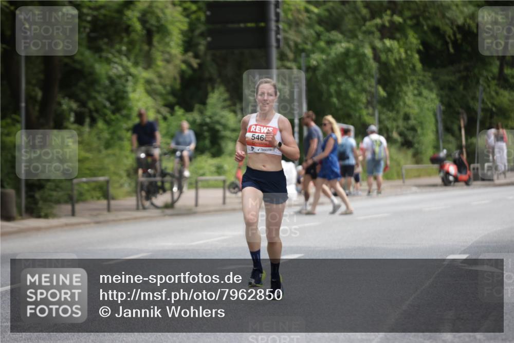 15.06.2025 - REWE Women's Run Jannik Wohlers http://msf.ph/oto/7962850 15.06.2025 09:56:26 Laufen 546 meine-sportfotos.de