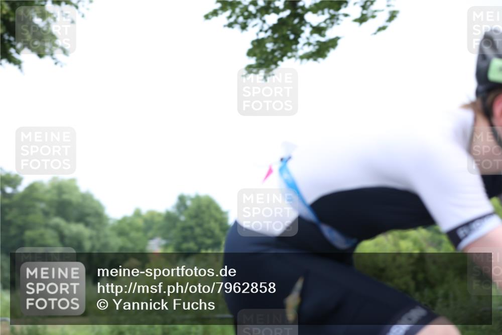 15.06.2025 - 7 Türme Triathlon Yannick Fuchs http://msf.ph/oto/7962858 15.06.2025 11:06:04 Radfahren 201, 290 meine-sportfotos.de