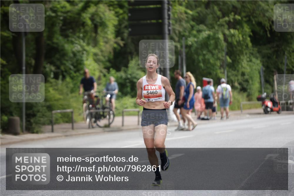 15.06.2025 - REWE Women's Run Jannik Wohlers http://msf.ph/oto/7962861 15.06.2025 09:56:27 Laufen 5460 meine-sportfotos.de