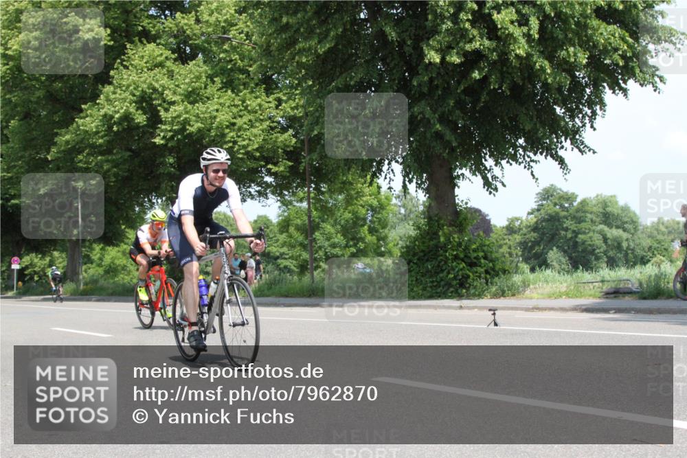 15.06.2025 - 7 Türme Triathlon Yannick Fuchs http://msf.ph/oto/7962870 15.06.2025 12:46:42 Radfahren  meine-sportfotos.de