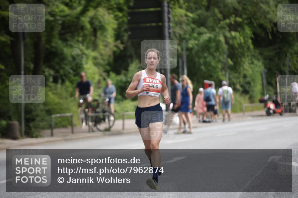 15.06.2025 - REWE Women's Run Jannik Wohlers http://msf.ph/oto/7962874 15.06.2025 09:56:27 Laufen 460 meine-sportfotos.de