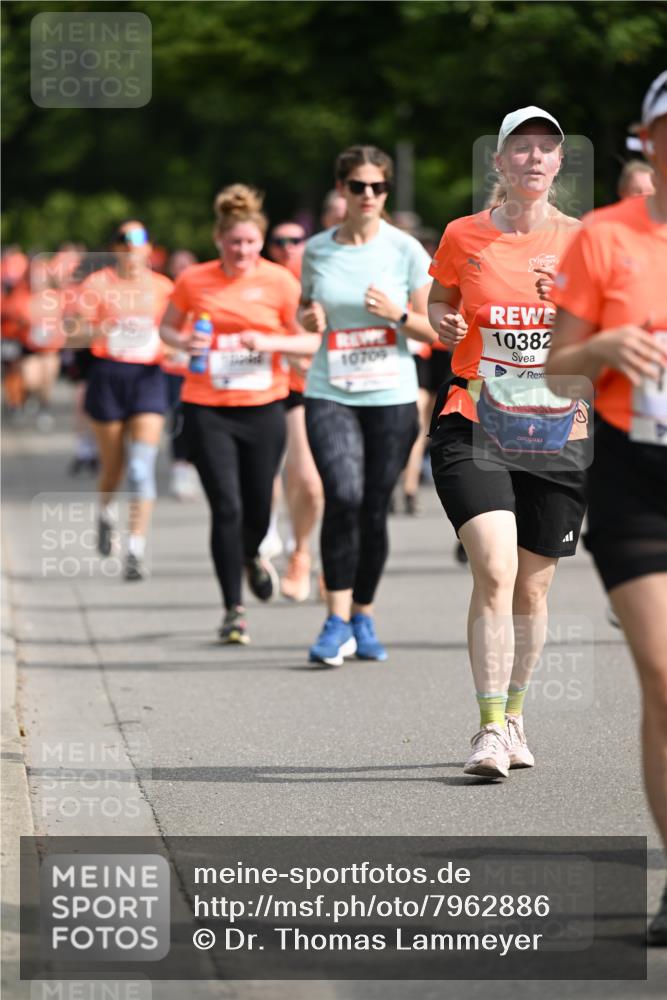 15.06.2025 - REWE Women's Run Dr. Thomas Lammeyer http://msf.ph/oto/7962886 15.06.2025 09:51:40 Laufen 10709, 10382 meine-sportfotos.de