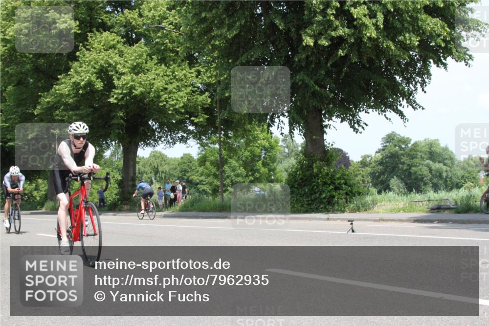 15.06.2025 - 7 Türme Triathlon Yannick Fuchs http://msf.ph/oto/7962935 15.06.2025 12:46:51 Radfahren  meine-sportfotos.de