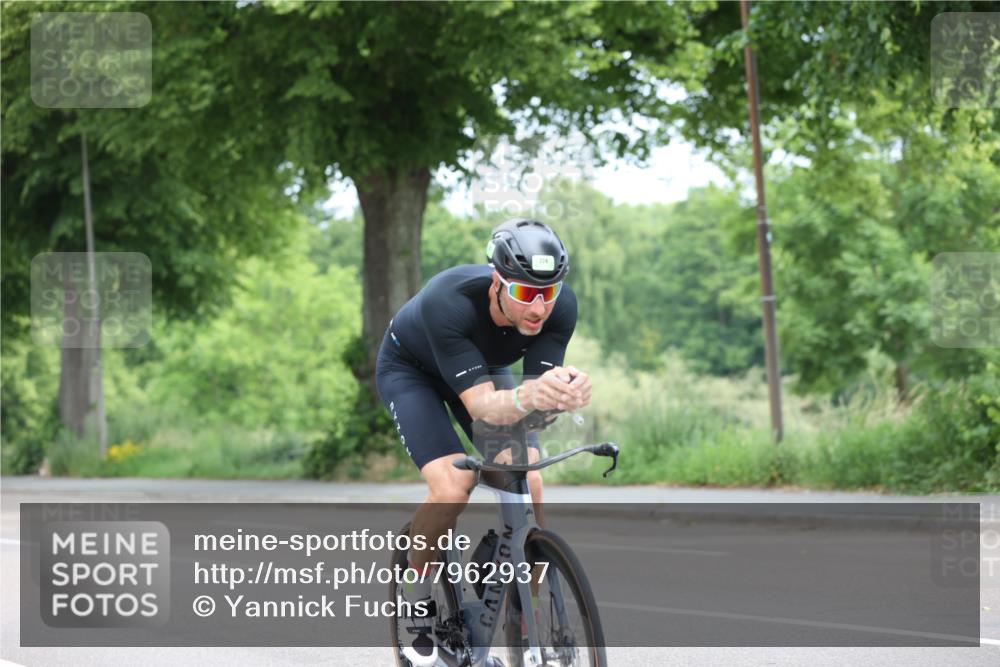 15.06.2025 - 7 Türme Triathlon Yannick Fuchs http://msf.ph/oto/7962937 15.06.2025 11:07:13 Radfahren 334 meine-sportfotos.de