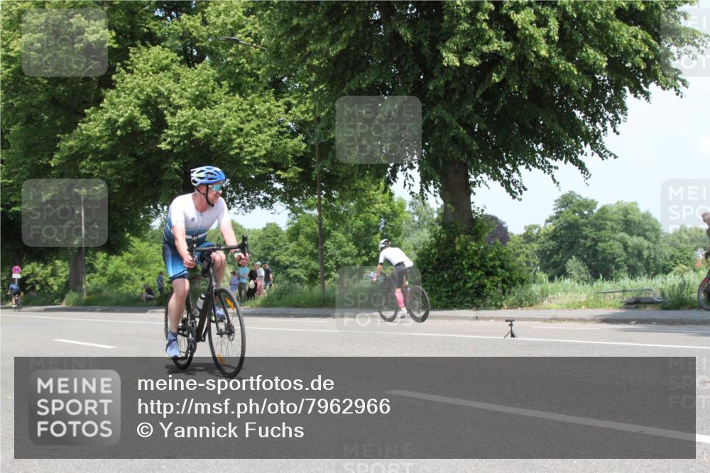 15.06.2025 - 7 Türme Triathlon Yannick Fuchs http://msf.ph/oto/7962966 15.06.2025 12:46:54 Radfahren  meine-sportfotos.de