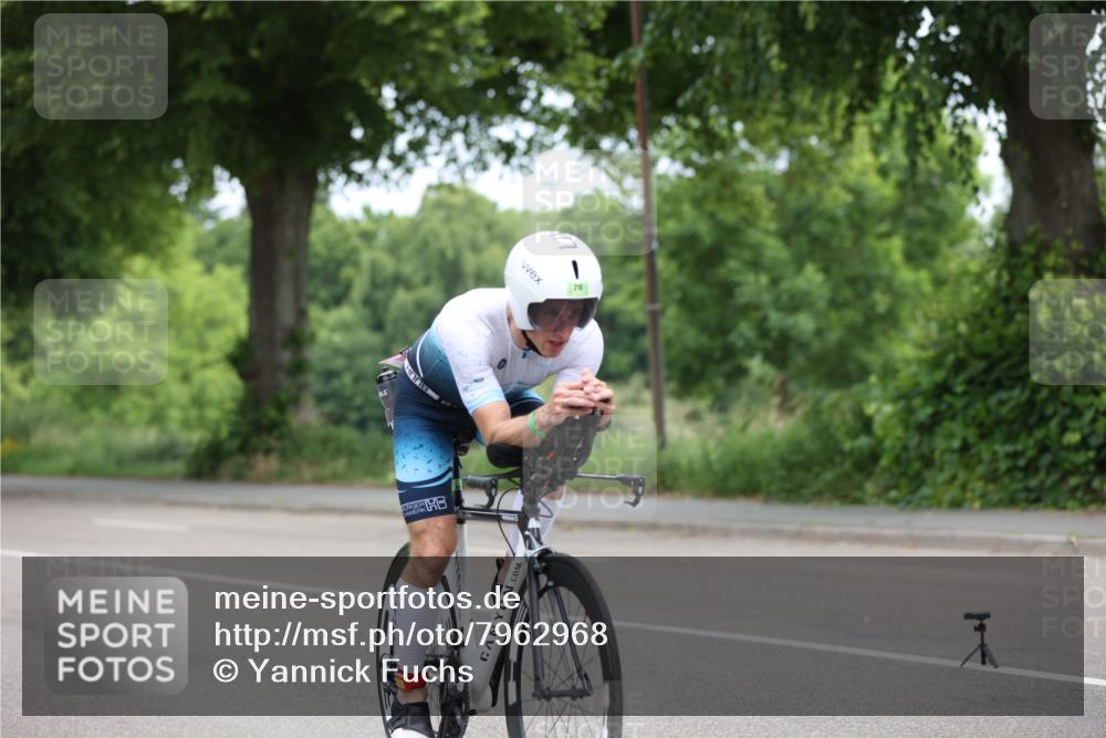 15.06.2025 - 7 Türme Triathlon Yannick Fuchs http://msf.ph/oto/7962968 15.06.2025 11:07:34 Radfahren 201, 210 meine-sportfotos.de