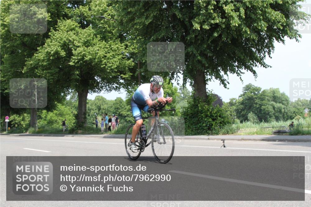 15.06.2025 - 7 Türme Triathlon Yannick Fuchs http://msf.ph/oto/7962990 15.06.2025 12:47:06 Radfahren  meine-sportfotos.de