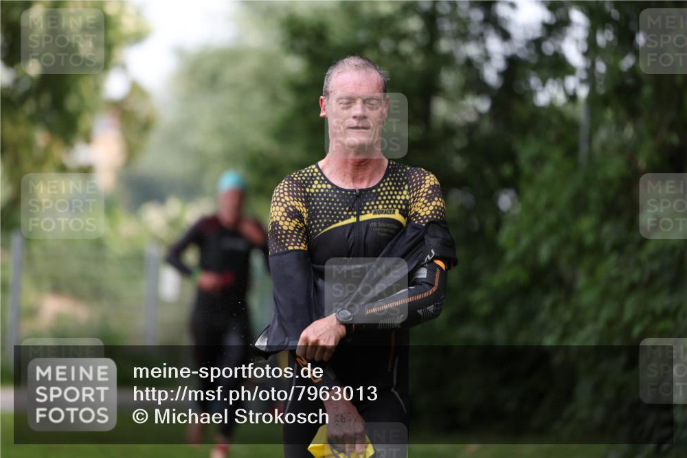 15.06.2025 - 7 Türme Triathlon Michael Strokosch http://msf.ph/oto/7963013 15.06.2025 12:15:30 Schwimmen 366, 490, 565, 671 meine-sportfotos.de