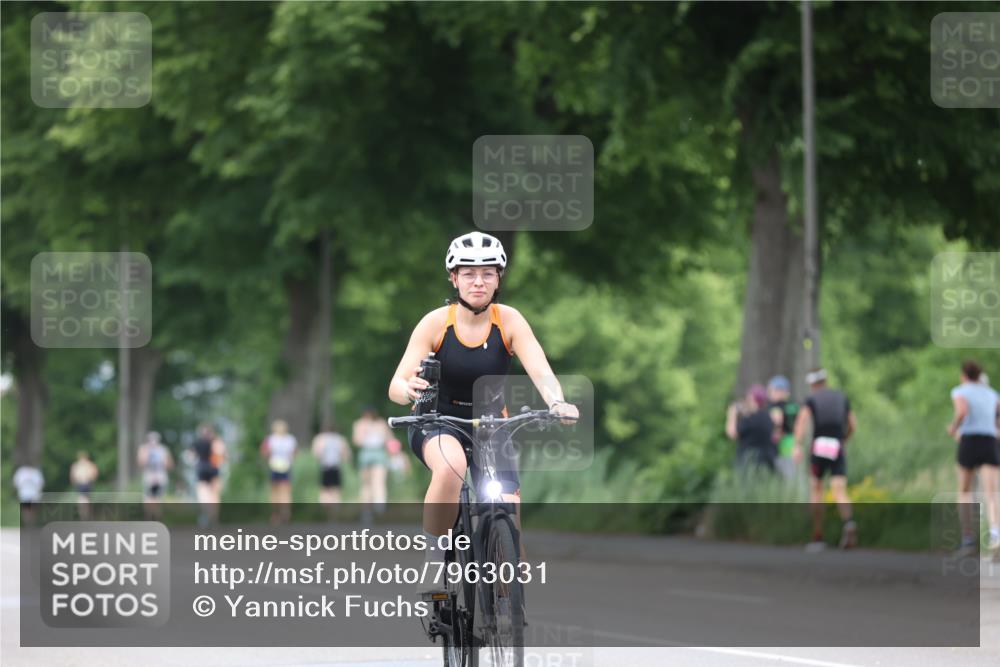 15.06.2025 - 7 Türme Triathlon Yannick Fuchs http://msf.ph/oto/7963031 15.06.2025 13:52:45 Radfahren 703 meine-sportfotos.de
