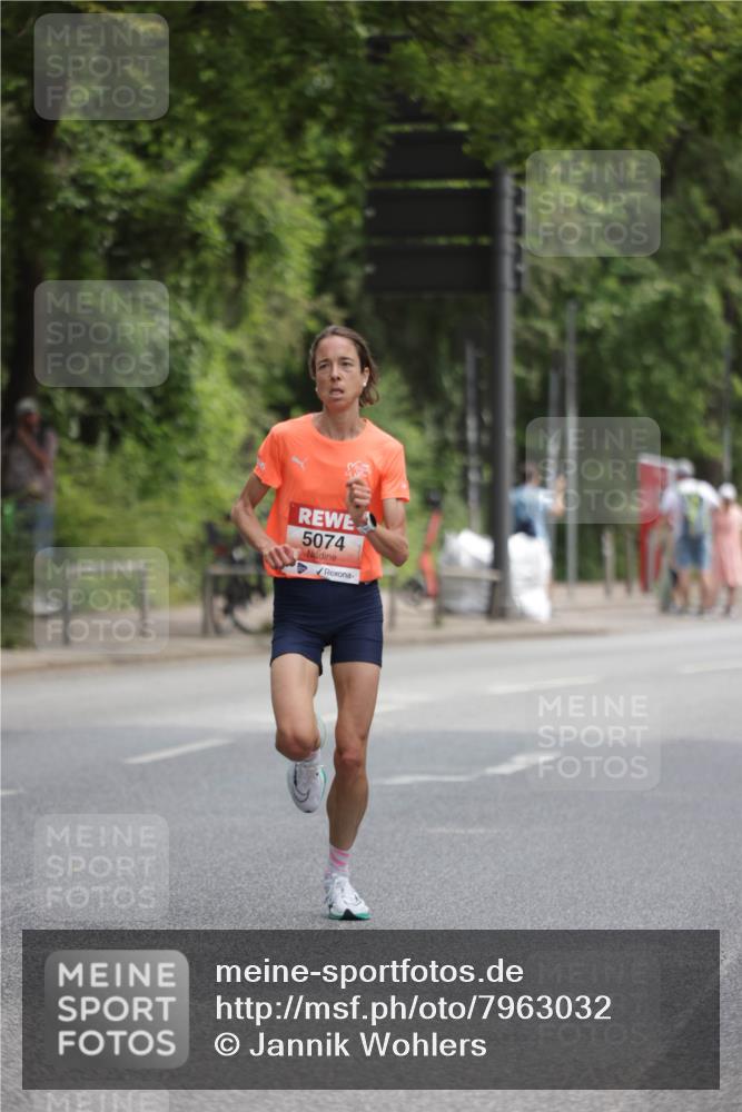 15.06.2025 - REWE Women's Run Jannik Wohlers http://msf.ph/oto/7963032 15.06.2025 09:56:50 Laufen 5074 meine-sportfotos.de