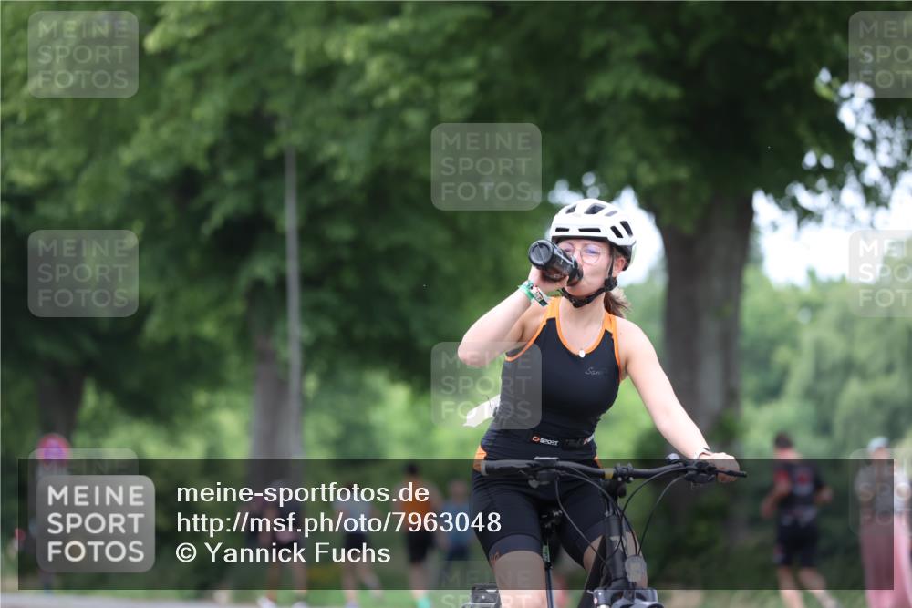 15.06.2025 - 7 Türme Triathlon Yannick Fuchs http://msf.ph/oto/7963048 15.06.2025 13:52:45 Radfahren 703 meine-sportfotos.de