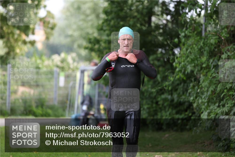 15.06.2025 - 7 Türme Triathlon Michael Strokosch http://msf.ph/oto/7963052 15.06.2025 12:15:32 Schwimmen 366, 490, 500, 565, 671 meine-sportfotos.de
