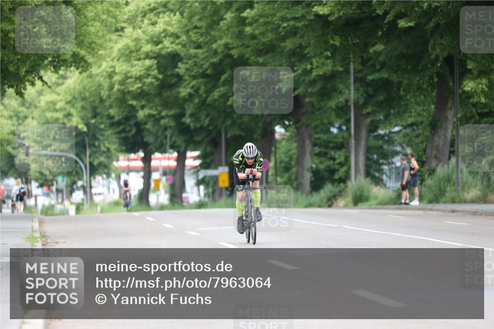15.06.2025 - 7 Türme Triathlon Yannick Fuchs http://msf.ph/oto/7963064 15.06.2025 11:08:49 Radfahren  meine-sportfotos.de