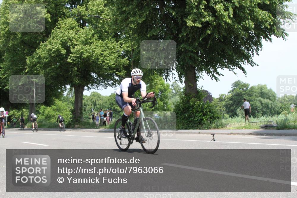 15.06.2025 - 7 Türme Triathlon Yannick Fuchs http://msf.ph/oto/7963066 15.06.2025 12:47:31 Radfahren  meine-sportfotos.de