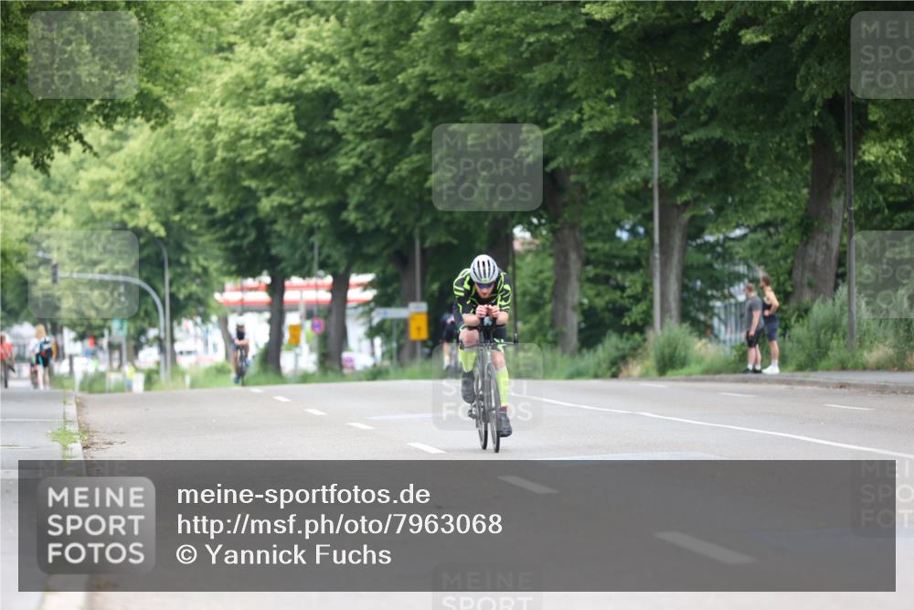 15.06.2025 - 7 Türme Triathlon Yannick Fuchs http://msf.ph/oto/7963068 15.06.2025 11:08:49 Radfahren  meine-sportfotos.de