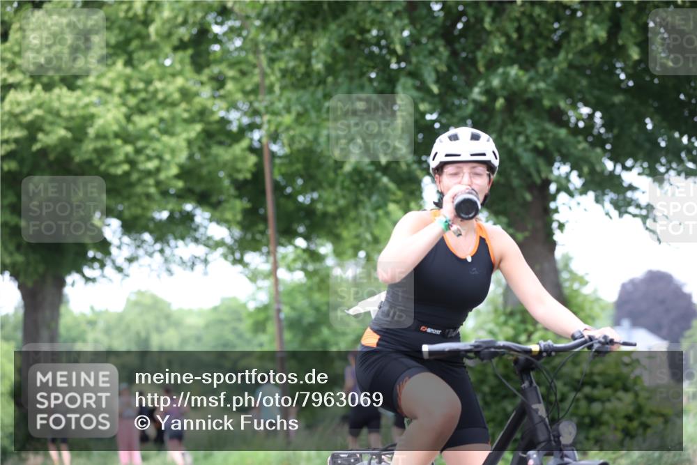 15.06.2025 - 7 Türme Triathlon Yannick Fuchs http://msf.ph/oto/7963069 15.06.2025 13:52:46 Radfahren 1035 meine-sportfotos.de