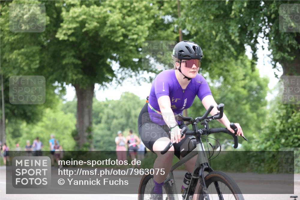 15.06.2025 - 7 Türme Triathlon Yannick Fuchs http://msf.ph/oto/7963075 15.06.2025 13:52:53 Radfahren 946, 985, 1035, 1115 meine-sportfotos.de