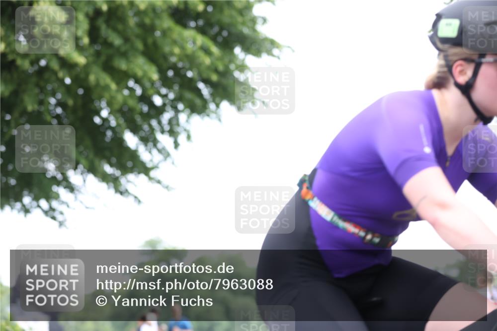 15.06.2025 - 7 Türme Triathlon Yannick Fuchs http://msf.ph/oto/7963088 15.06.2025 13:52:53 Radfahren 946, 985, 1035, 1115 meine-sportfotos.de
