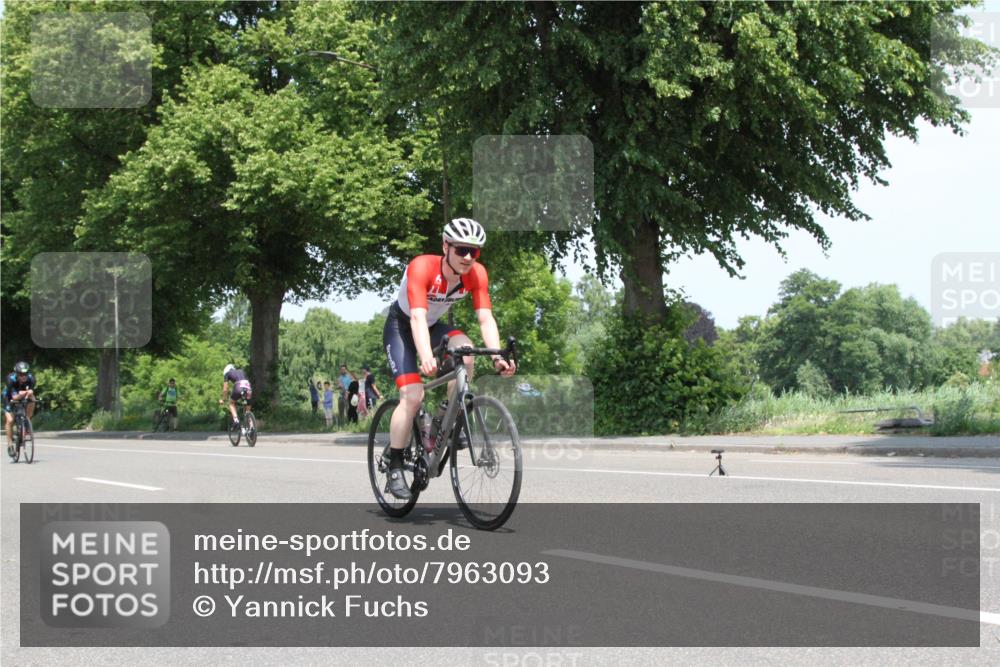 15.06.2025 - 7 Türme Triathlon Yannick Fuchs http://msf.ph/oto/7963093 15.06.2025 12:47:45 Radfahren  meine-sportfotos.de