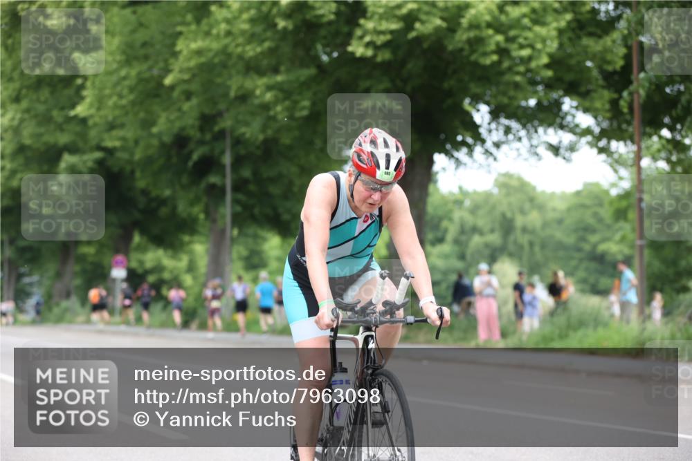 15.06.2025 - 7 Türme Triathlon Yannick Fuchs http://msf.ph/oto/7963098 15.06.2025 13:52:56 Radfahren 946, 985, 1022, 1035, 1115 meine-sportfotos.de