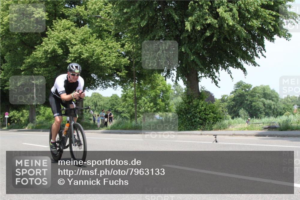 15.06.2025 - 7 Türme Triathlon Yannick Fuchs http://msf.ph/oto/7963133 15.06.2025 12:48:02 Radfahren  meine-sportfotos.de