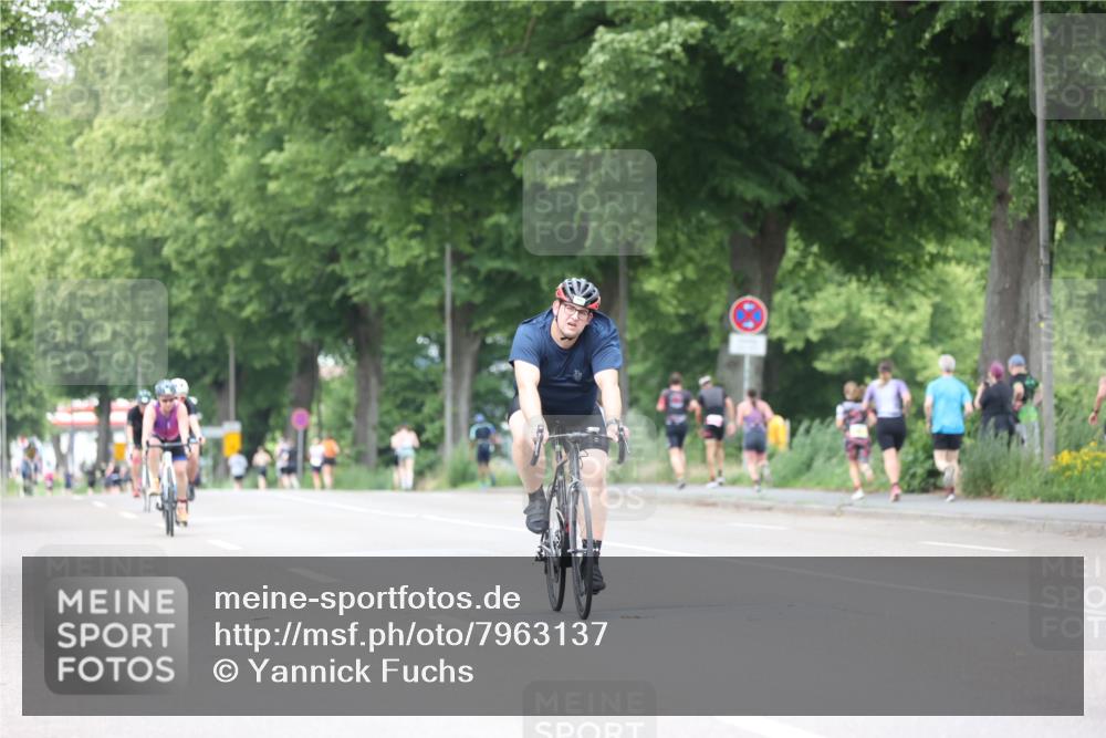 15.06.2025 - 7 Türme Triathlon Yannick Fuchs http://msf.ph/oto/7963137 15.06.2025 13:52:59 Radfahren 408, 946, 985, 1022, 1115 meine-sportfotos.de