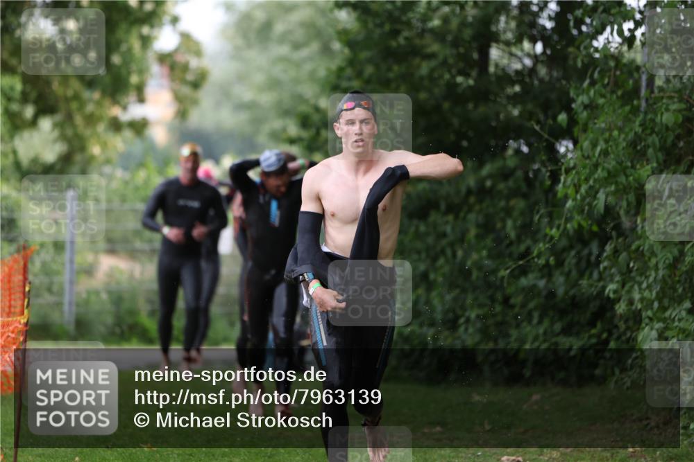 15.06.2025 - 7 Türme Triathlon Michael Strokosch http://msf.ph/oto/7963139 15.06.2025 12:15:46 Schwimmen 366, 446, 500, 503, 537, 575, 583 meine-sportfotos.de