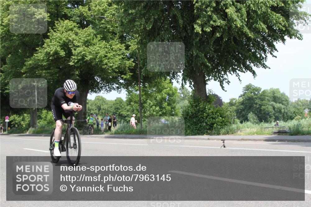 15.06.2025 - 7 Türme Triathlon Yannick Fuchs http://msf.ph/oto/7963145 15.06.2025 12:48:04 Radfahren  meine-sportfotos.de