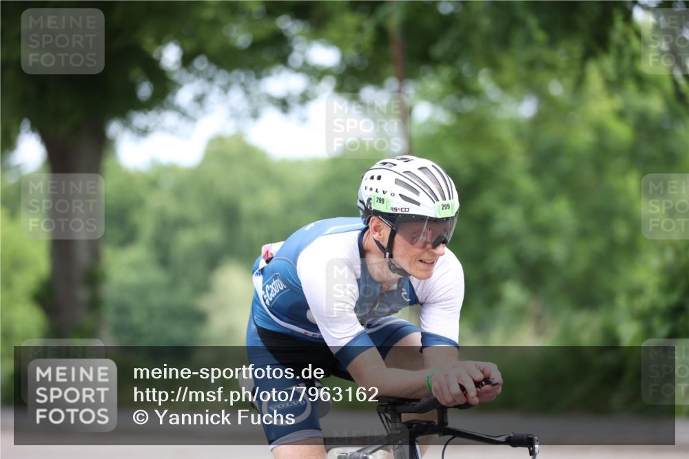 15.06.2025 - 7 Türme Triathlon Yannick Fuchs http://msf.ph/oto/7963162 15.06.2025 11:08:58 Radfahren 250, 299 meine-sportfotos.de